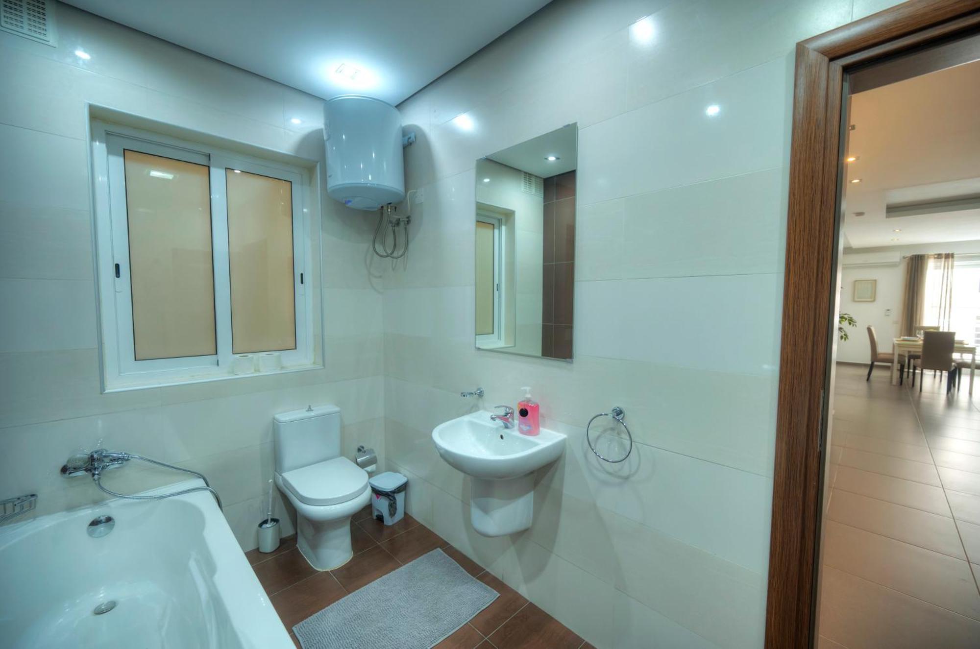 Bright & Large 2Bedrooms In Sliema Center Mpor1-1 Экстерьер фото