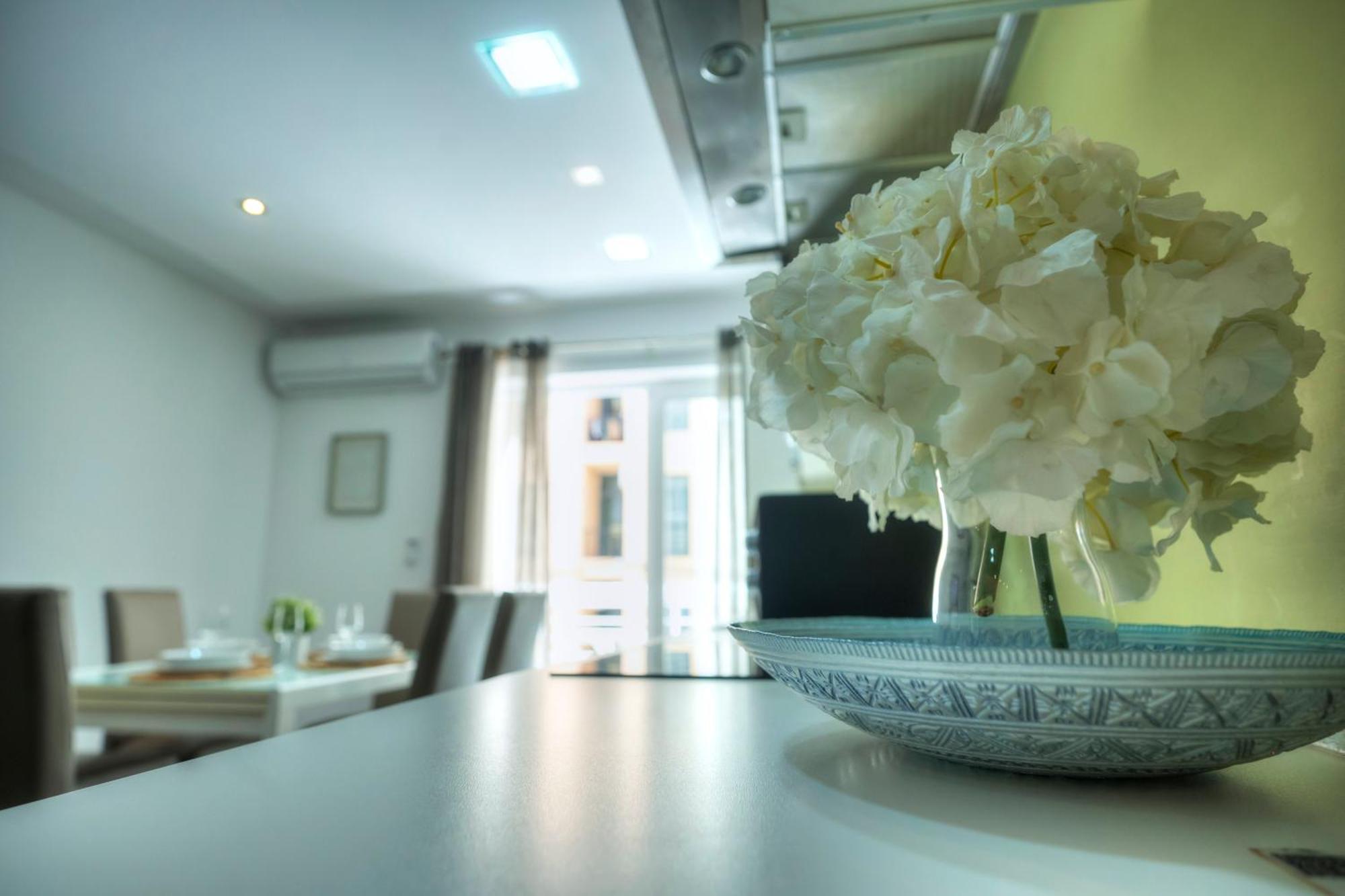 Bright & Large 2Bedrooms In Sliema Center Mpor1-1 Экстерьер фото